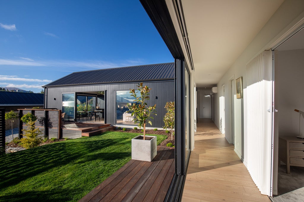 4 Reserve Lane, Wanaka - Carousel 2