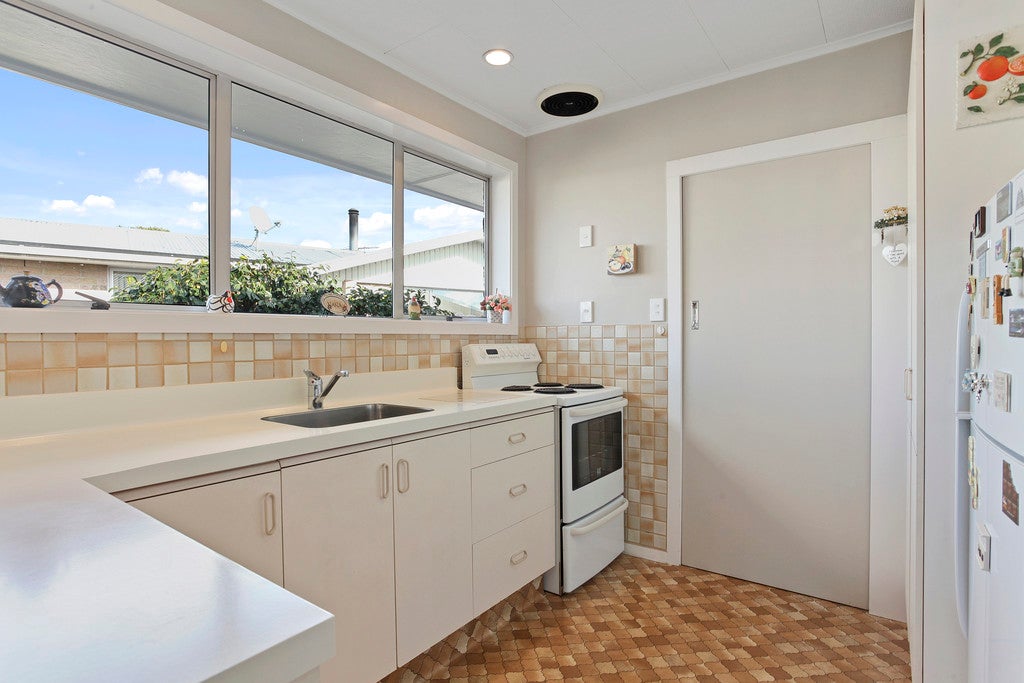 27 Cotswold Avenue, Bishopdale, Christchurch - Carousel 2