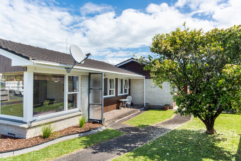 1/61 Cardiff Road, Pakuranga, Auckland - Carousel 1