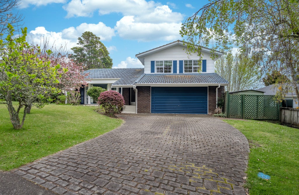 2 Trident Place, Shelly Park, Auckland - Carousel 1