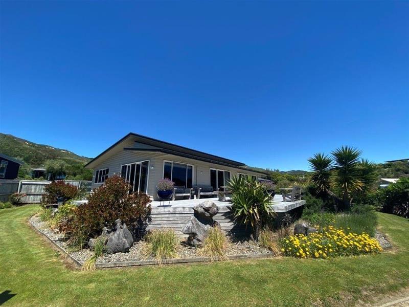 25 Nyhane Drive, Takaka - Carousel 1