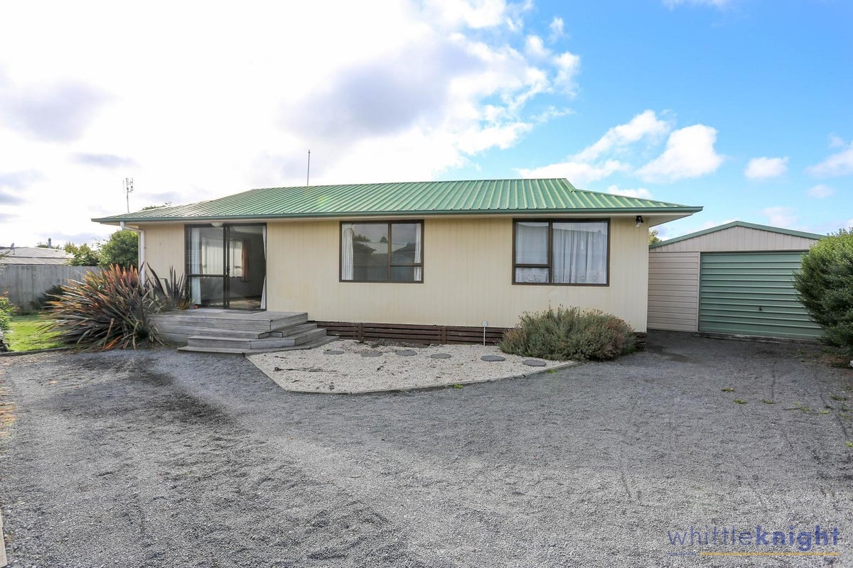 2/15 Seymour Street, Hornby, Christchurch - Carousel 1