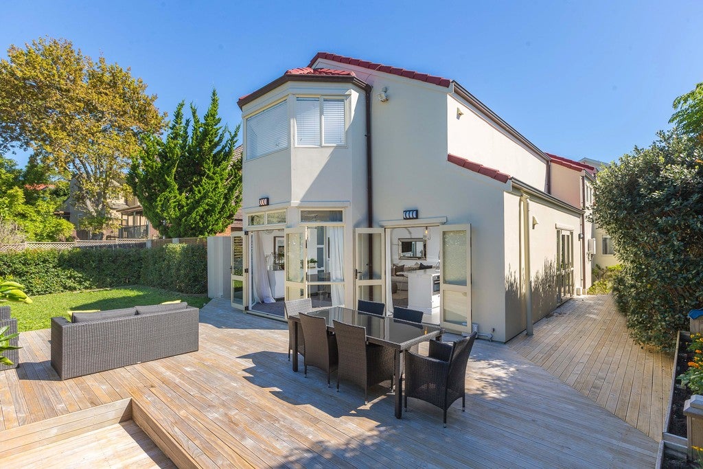 2/5 Benson Road, Remuera, Auckland - Carousel 2