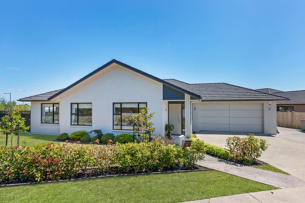 2 Karo Road, Beachlands, Auckland - Carousel 1