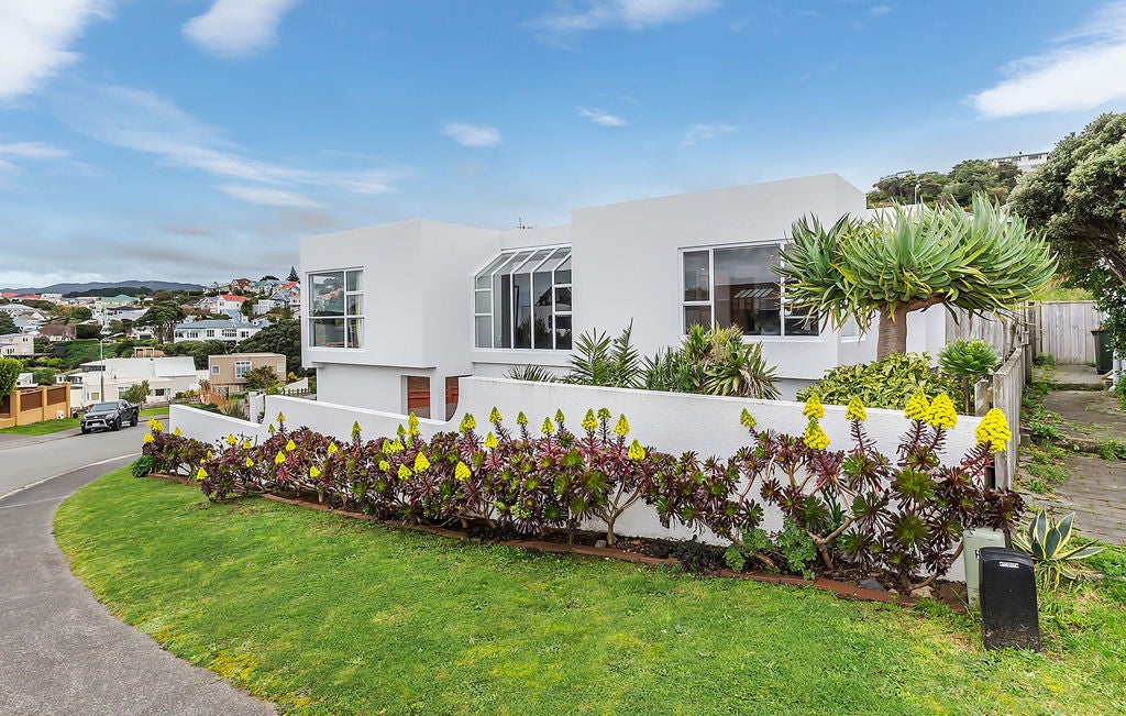 16 Treasure Grove, Hataitai, Wellington - Carousel 1