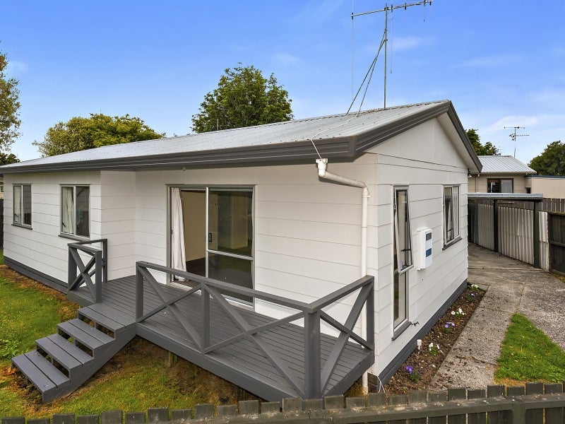 20A Kentucky Crescent, Nawton, Hamilton - Carousel 2