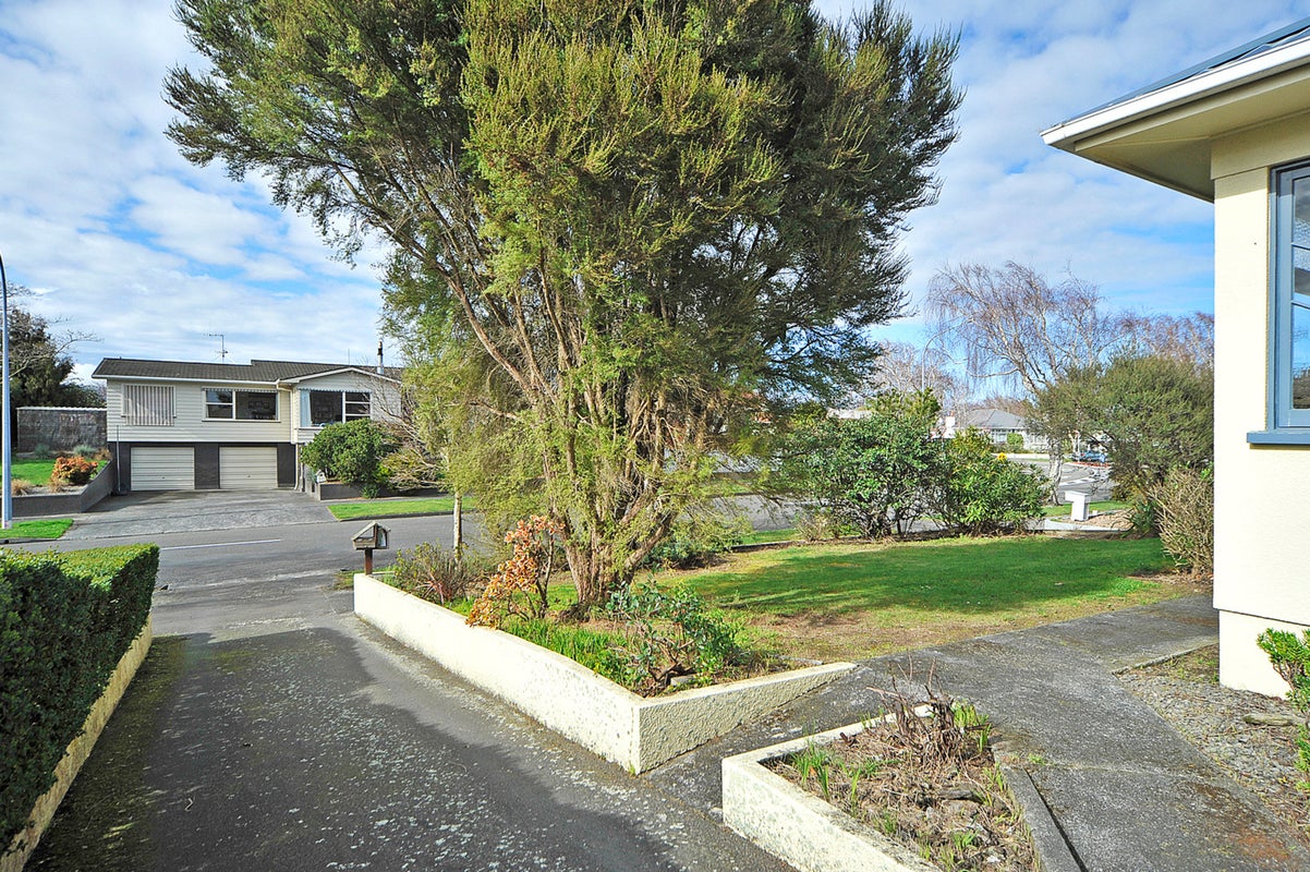 35 Winston Avenue, Hokowhitu, Palmerston North - Carousel 12
