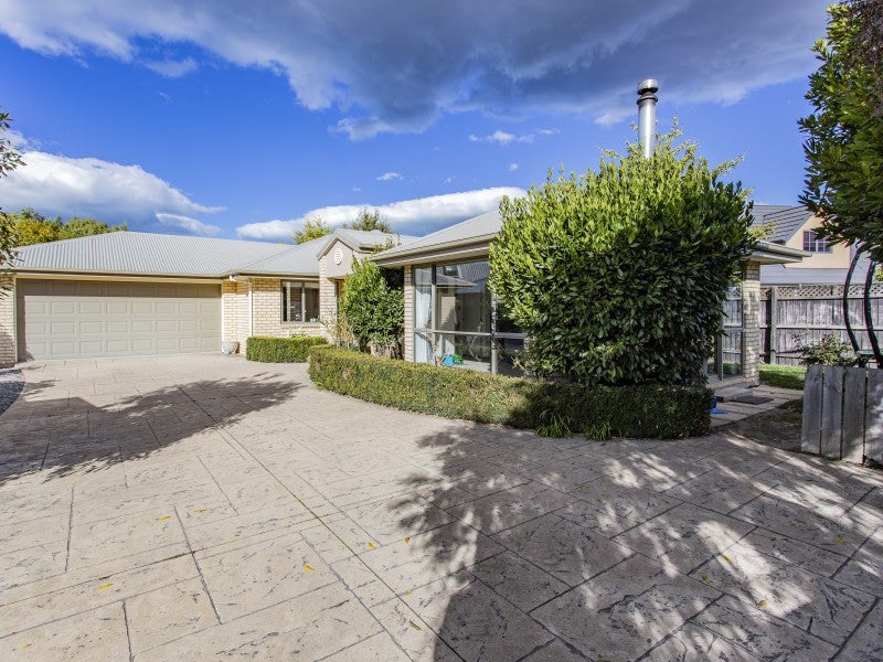 3B Thornley Place, Woodend, Woodend - Carousel 1