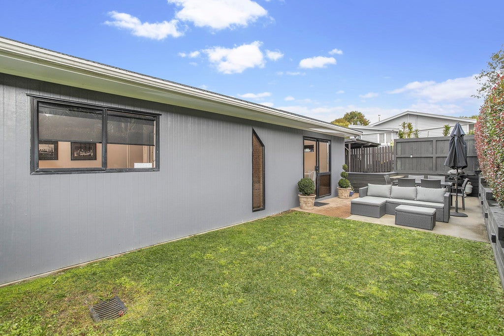 2/35 Wattle Street, New Lynn, Auckland - Carousel 2