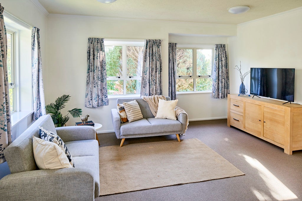 32 Hindmarsh Street, Johnsonville, Wellington - Carousel 1