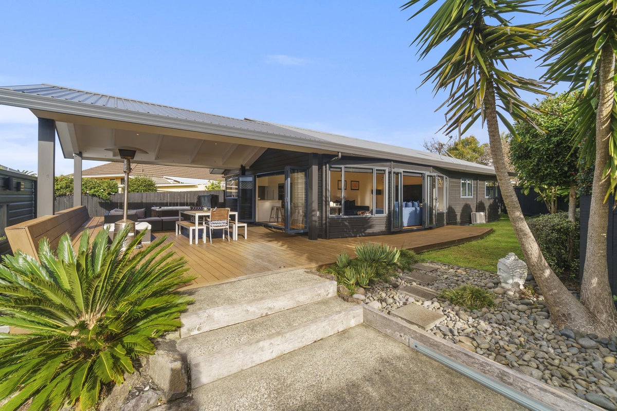 3A Brookfield Road, Te Atatu Peninsula, Auckland - Carousel 1