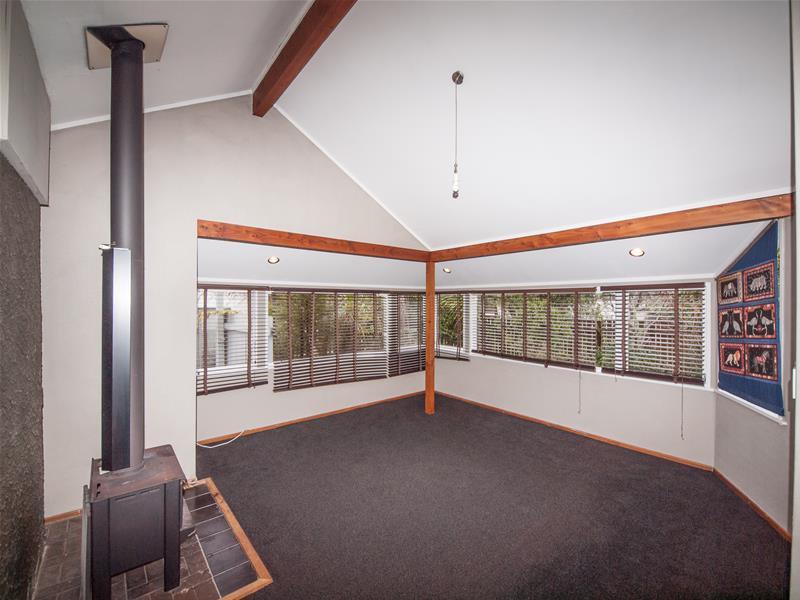 7 Chudleigh Grove, Churton Park, Wellington - Carousel 2