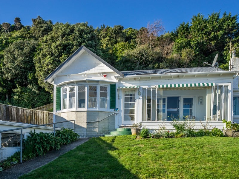 2 Moana Road, Plimmerton, Porirua - Carousel 2