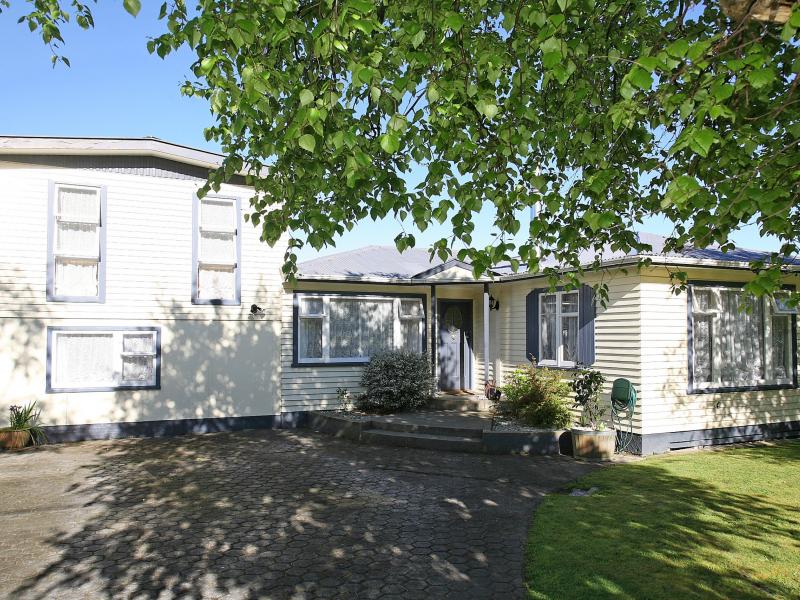 3 Miles Crescent, Wainuiomata, Lower Hutt - Carousel 1