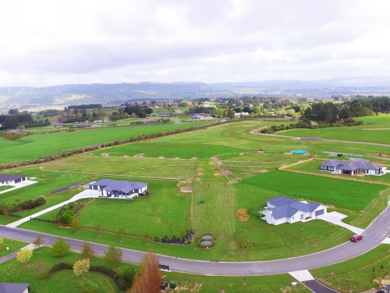 2 Paterson Lane, Kelvin Grove, Palmerston North - Carousel 2