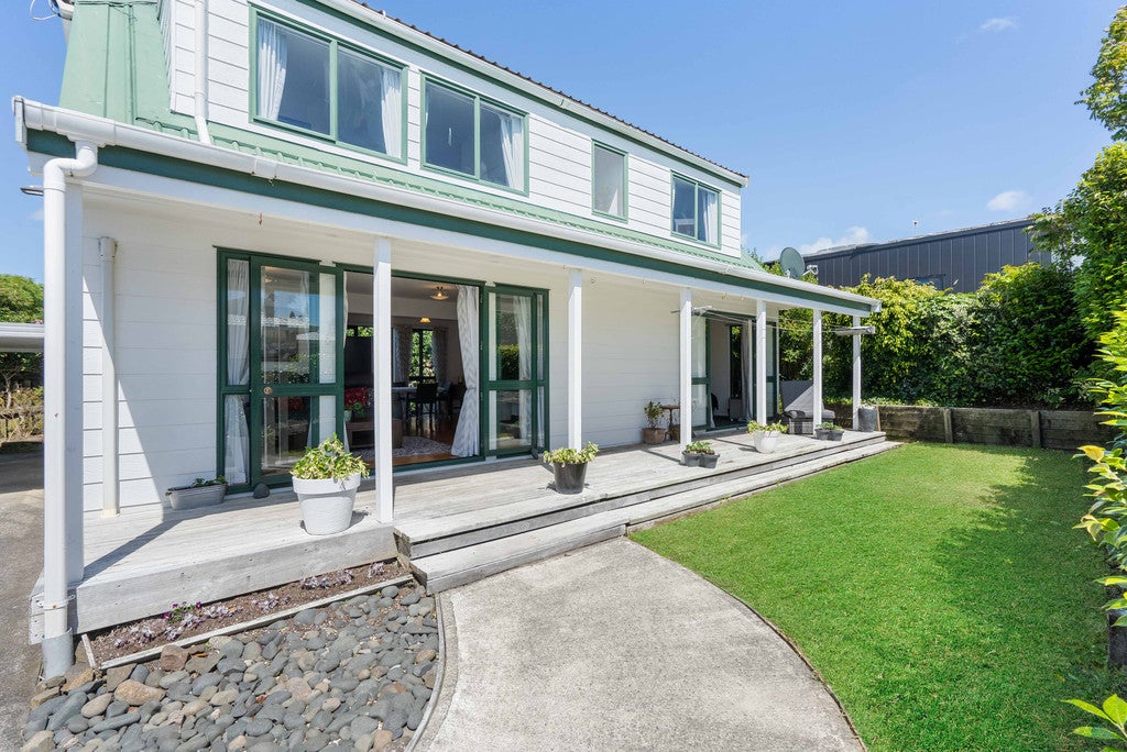 1/24 Halyard Place, Te Atatu Peninsula, Auckland - Carousel 1