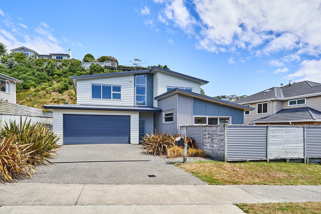 6 Sedgley Grove, Churton Park, Wellington - Carousel 1