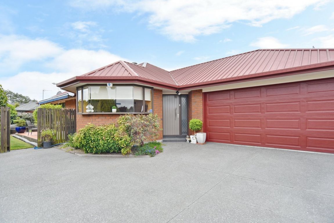 2/2 Kintyre Drive, Broomfield, Christchurch - Carousel 1