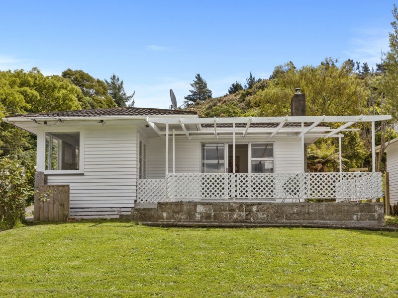 23 Bird Grove, Stokes Valley, Lower Hutt - Carousel 1