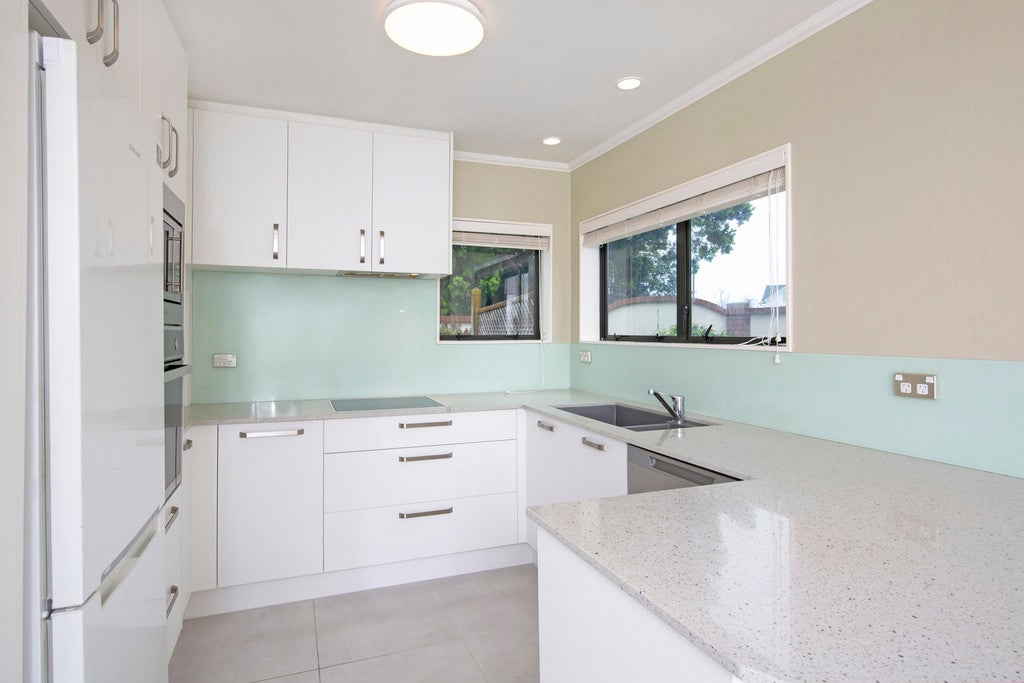 1/2 Abercrombie Street, Howick, Auckland - Carousel 18