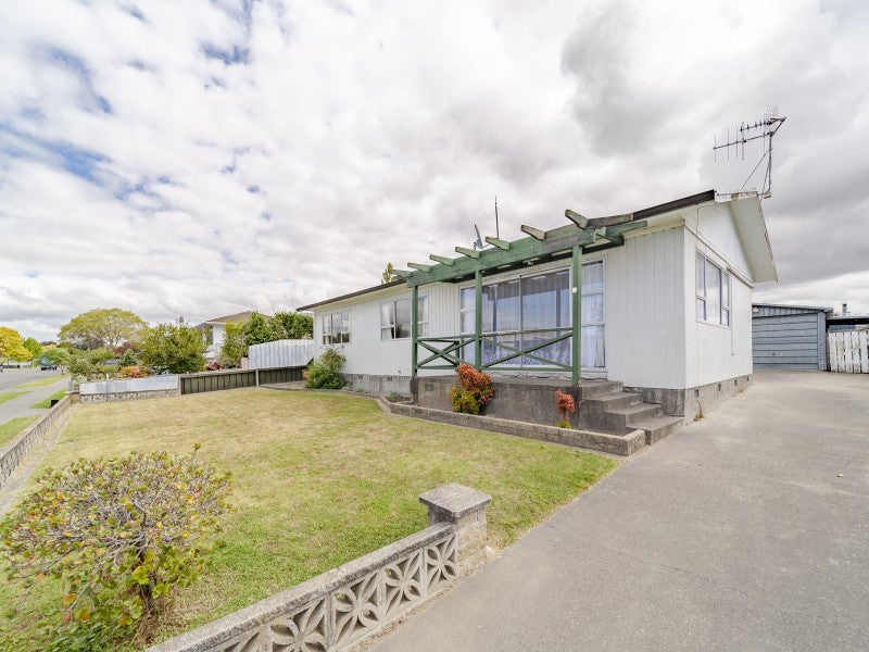 52 Freyberg Avenue, Tamatea, Napier - Carousel 1