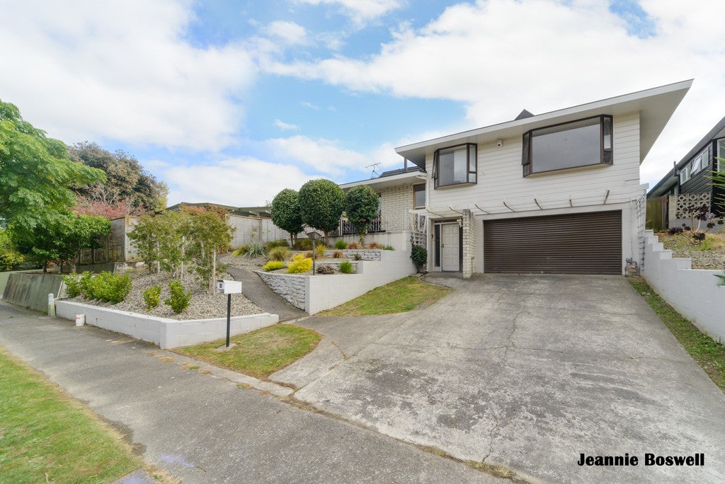 14 Wikiriwhi Crescent, Awapuni, Palmerston North - Carousel 19