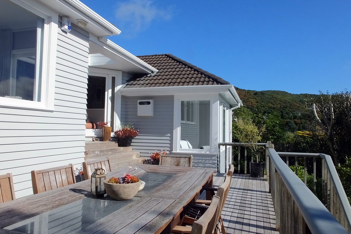 127 Donald Street, Karori, Wellington - Carousel 1