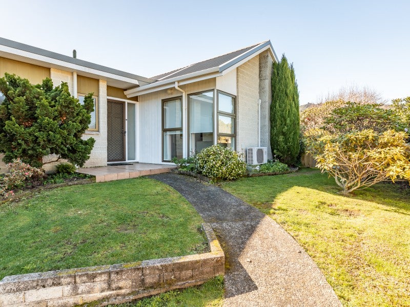 1 Rewarewa Crescent, Waikanae, Waikanae - Carousel 2