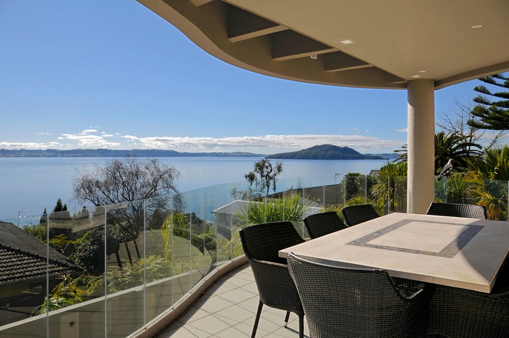7 Tupara Crescent, Kawaha Point, Rotorua - Carousel 2