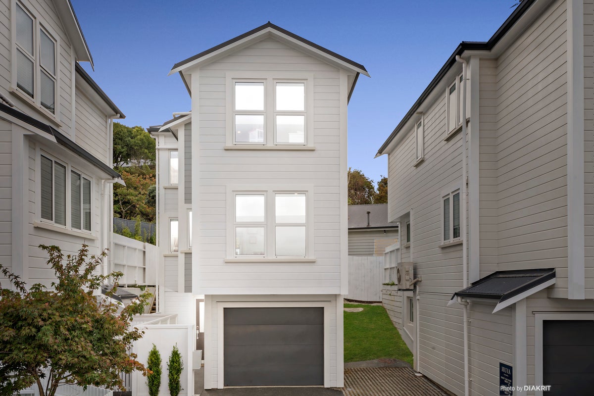 65 Arcus Way, Hataitai, Wellington - Carousel 1