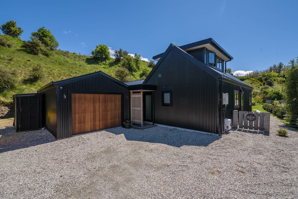 49 Howards Drive, Lake Hayes, Queenstown - Carousel 21
