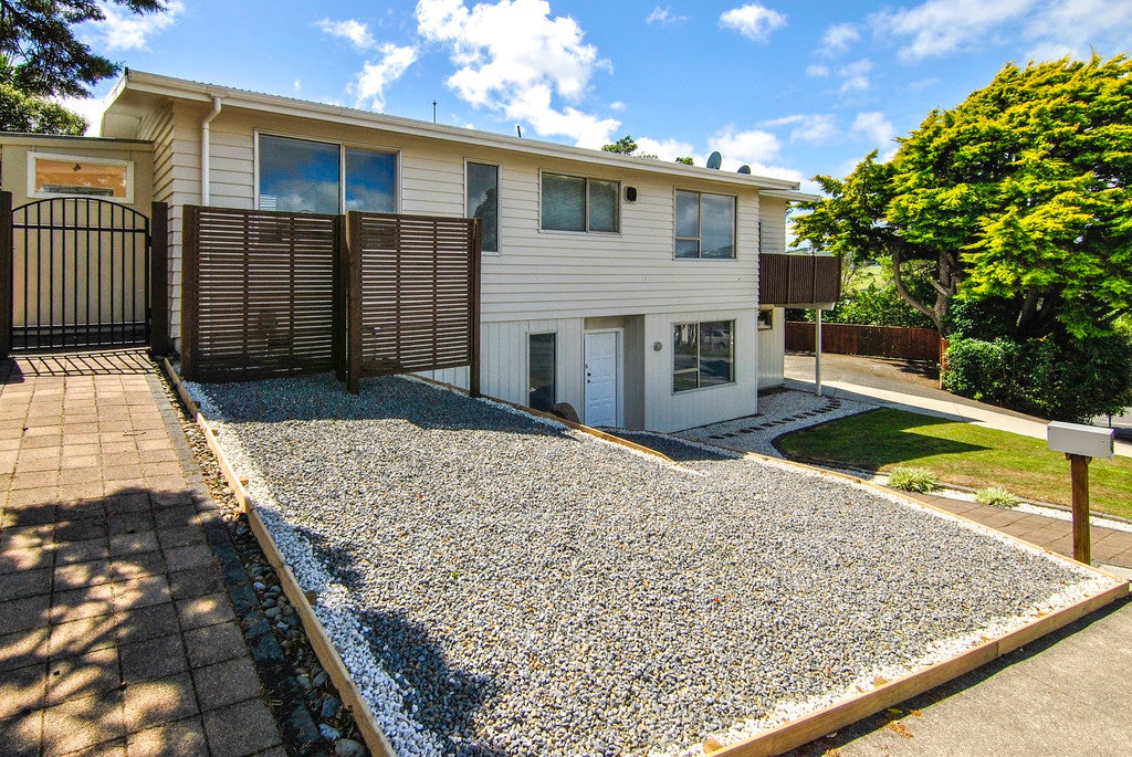 45 Carluke Street, Paparangi, Wellington - Carousel 1