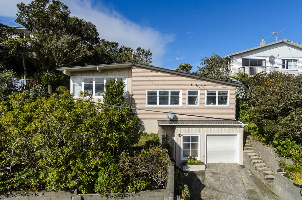 39 Versailles Street, Karori, Wellington - Carousel 1