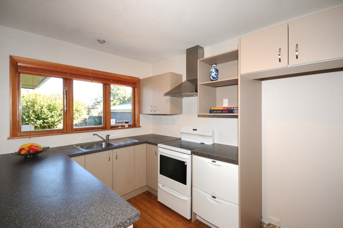 12 Halliwell Avenue, Papanui, Christchurch - Carousel 2