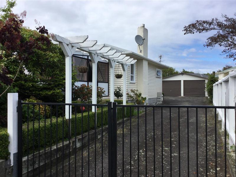 8 Barry Street, Ferndale, New Plymouth - Carousel 1
