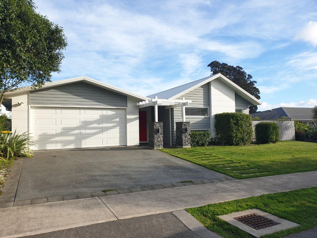 36 Resolution Drive, Whitby, Porirua - Carousel 1