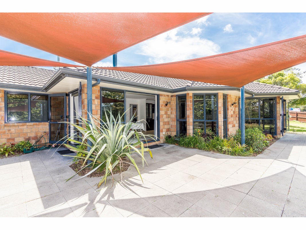14 Mcentee Road, Waitakere, Auckland - Carousel 1