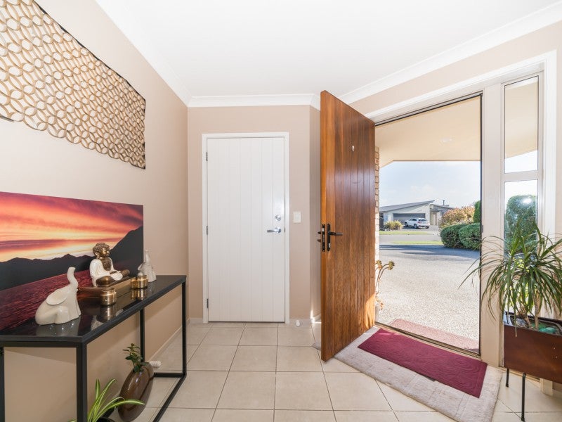 27 Branigan Parade, Kelvin Grove, Palmerston North - Carousel 2
