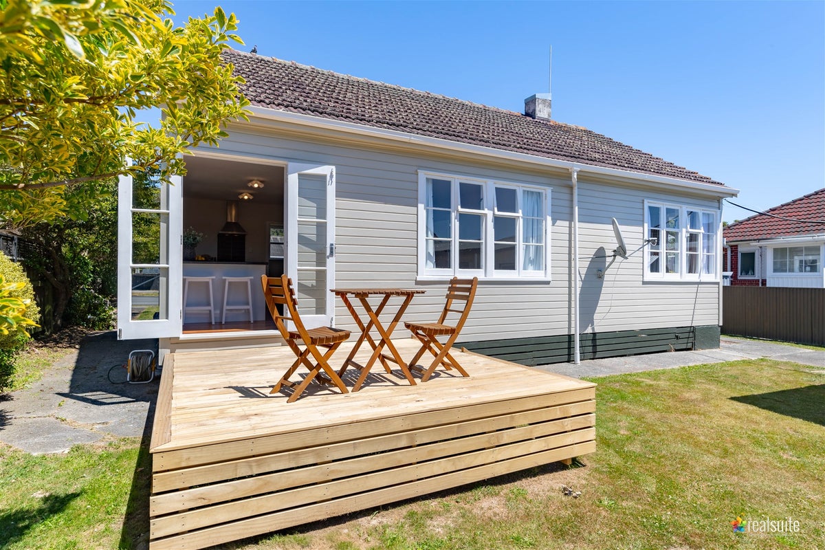 101 Waddington Drive, Naenae, Lower Hutt - Carousel 2