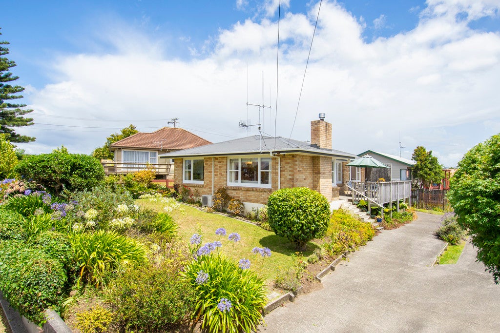 25 Waimapu Street, Greerton, Tauranga - Carousel 1