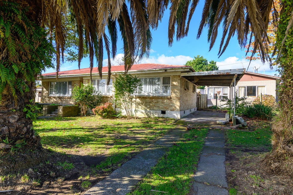 11 Sunrise Avenue, Owhata, Rotorua - Carousel 1