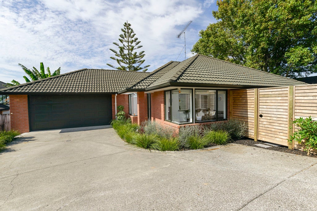 50 Saralee Drive, Manurewa, Auckland - Carousel 1