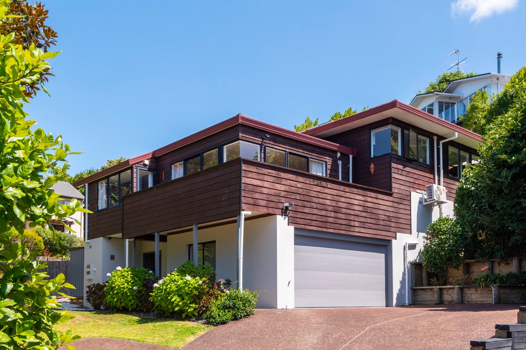 2/127 Sandspit Road, Shelly Park, Auckland - Carousel 1