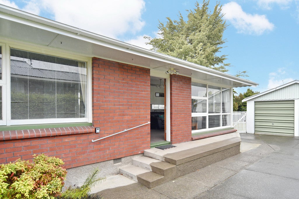 381B MAIN NORTH ROAD, Redwood, Christchurch - Carousel 17