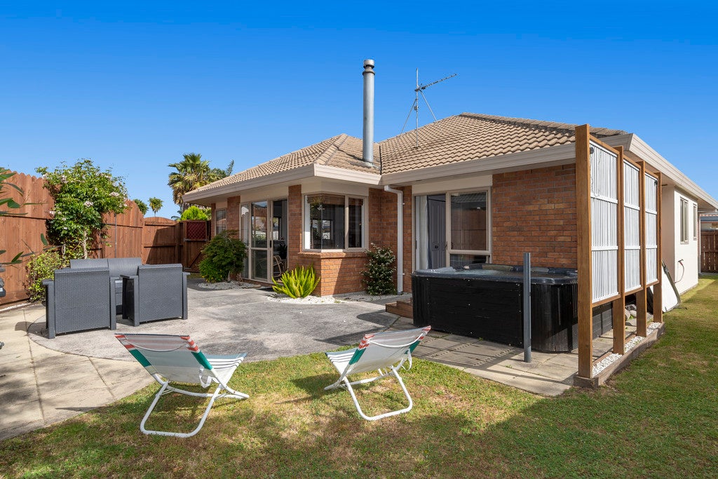 80 Corinth Grove, Papamoa Beach, Papamoa - Carousel 1