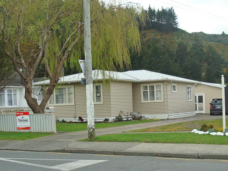 22 Nelson Crescent, Wainuiomata, Lower Hutt - Carousel 1