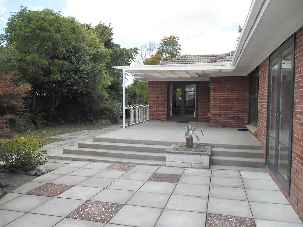 674 Grey Street, Hamilton East, Hamilton - Carousel 1