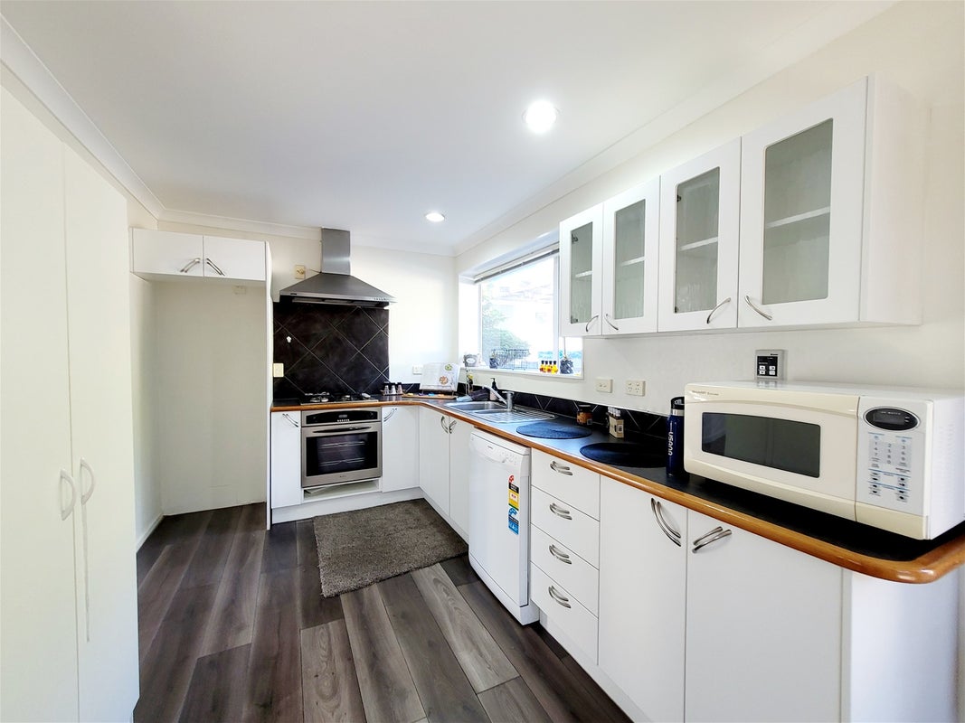 4 Mossburn Grove, Kelson, Lower Hutt - Carousel 2