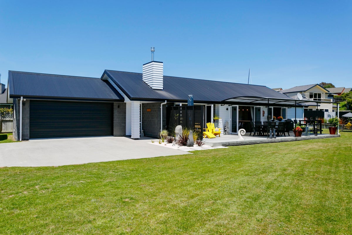 5 Tremaine Avenue, Two Mile Bay, Taupo - Carousel 1