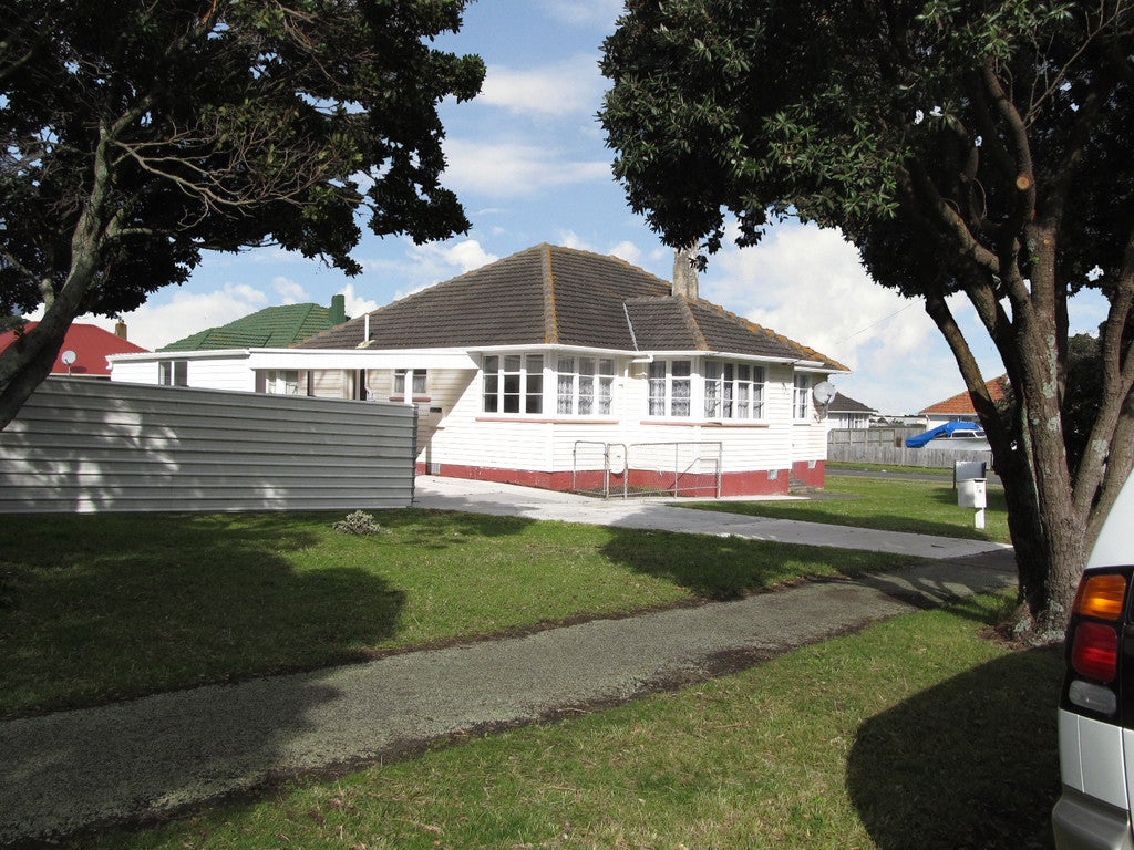 21 Maire Street, Gonville, Whanganui - Carousel 1
